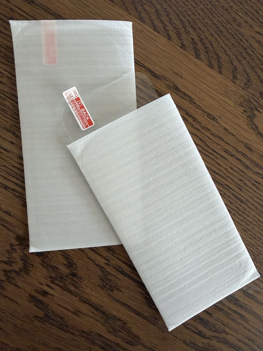 Ritocchi & pellicole di protezione: Protection écran Apple iPhone 16 Pro - lot de 2 – Nuovo e nell'imballaggio originale da Lausanne venduto da Stephaniesdressing 3