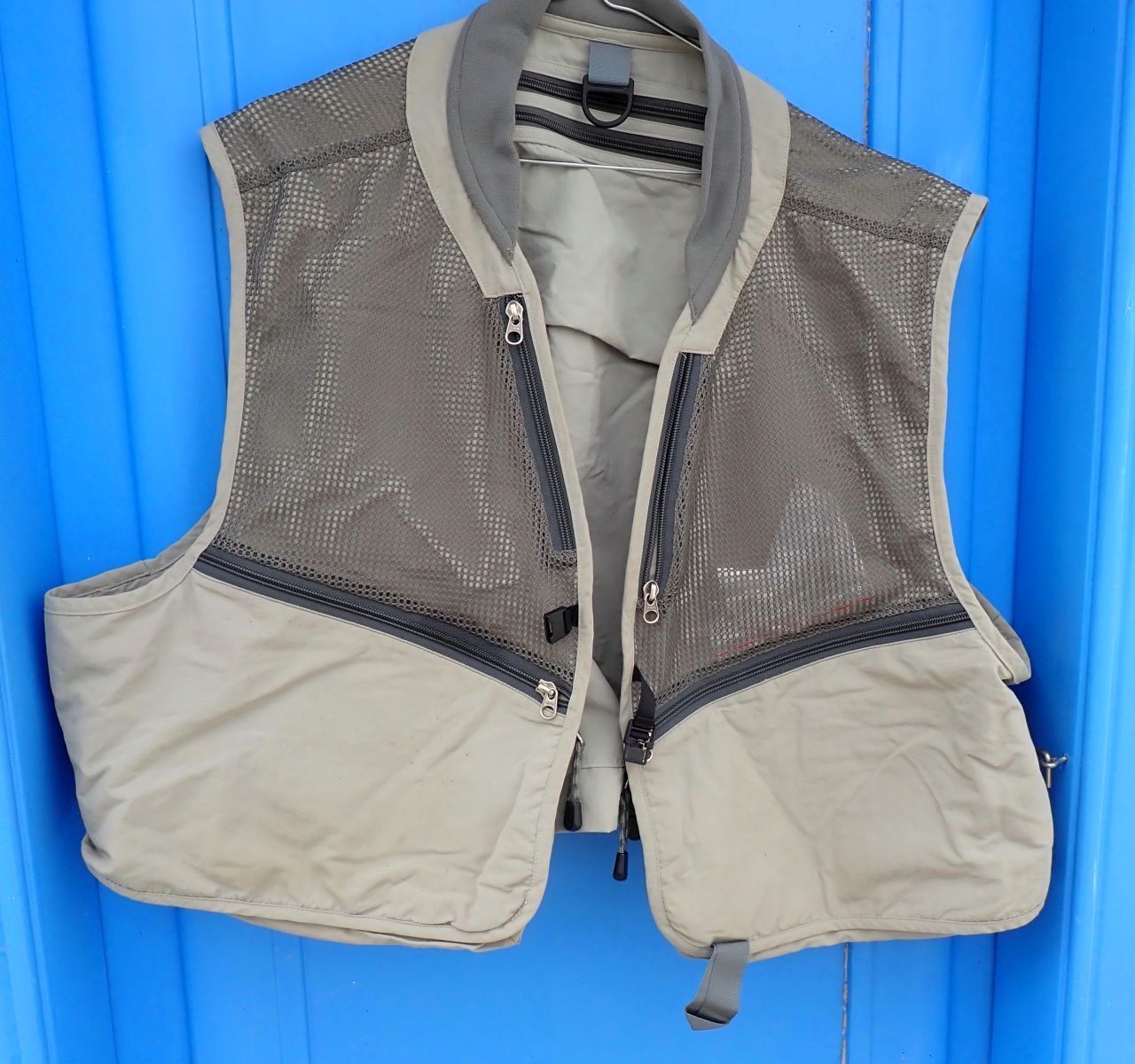 Canne da pesca: Simms Fliegenfischer Veste - Farbe Tan – Usato da Nassenwil venduto da Fwalti01 7