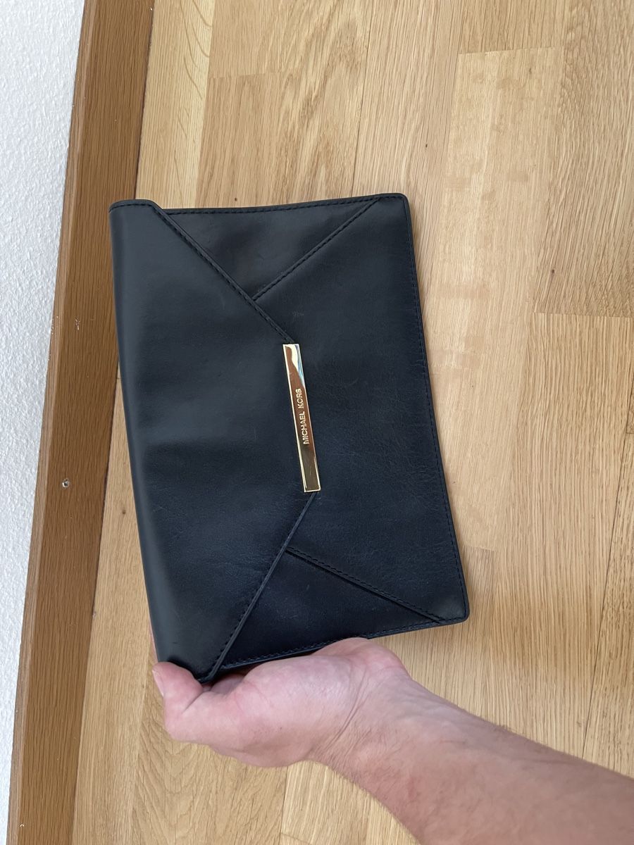 Michael Kors Taschen für Damen: Michael Kors Clutch, Schwarz, Top Zustand! Oryginal, vintage – Gebraucht aus Wetzikon ZH von Jan_wojt
