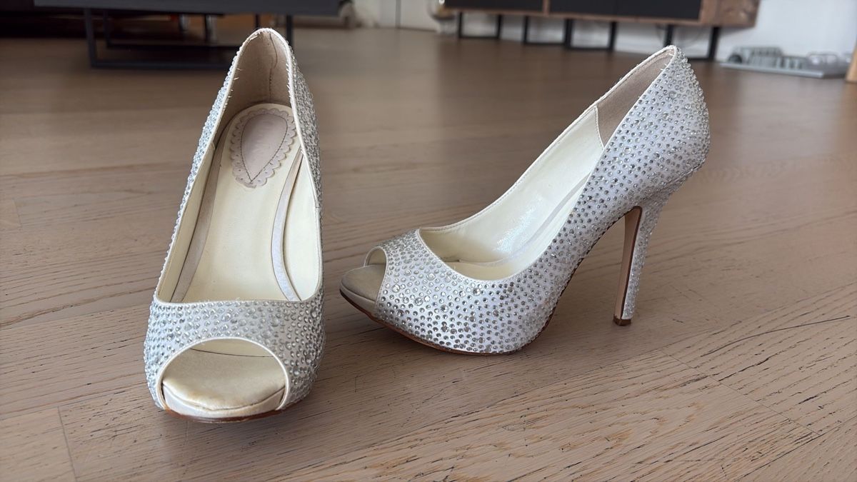 Damenschuhe: Pumps Glitzer – Gebraucht aus Bonaduz von cfm_5s5j