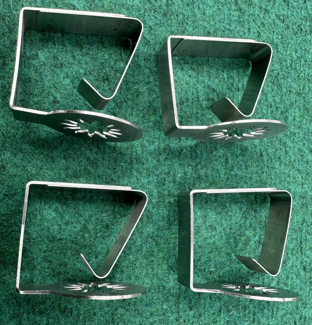 Altro in Decorazioni & Accessori: Tischtuch Halter Clips – Usato da Leibstadt venduto da hjk_2025 2
