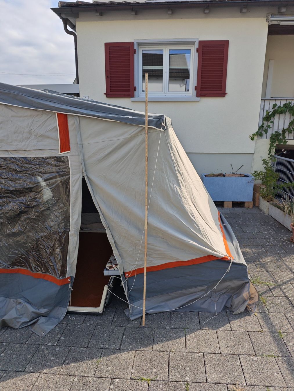 Veicoli da campeggio: Zeltanhänger mit Vorzellt – Usato da Bischofszell venduto da jen_k2hz 5
