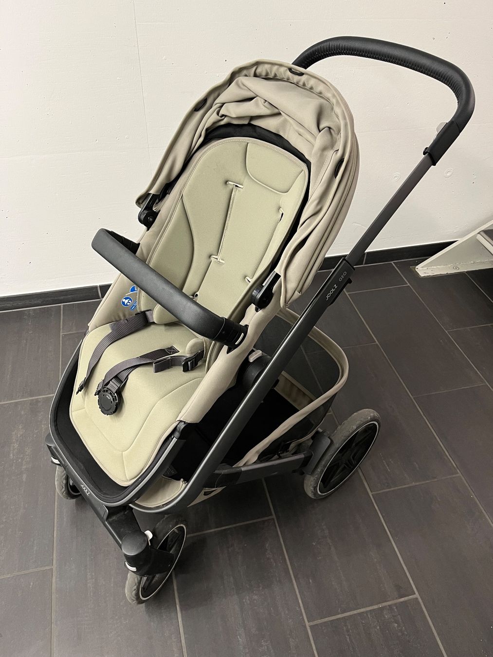 Joolz Kinderwagen: Joolz Geo 3 Mono sage green – Gebraucht aus Zürich von benjaminkreis 2