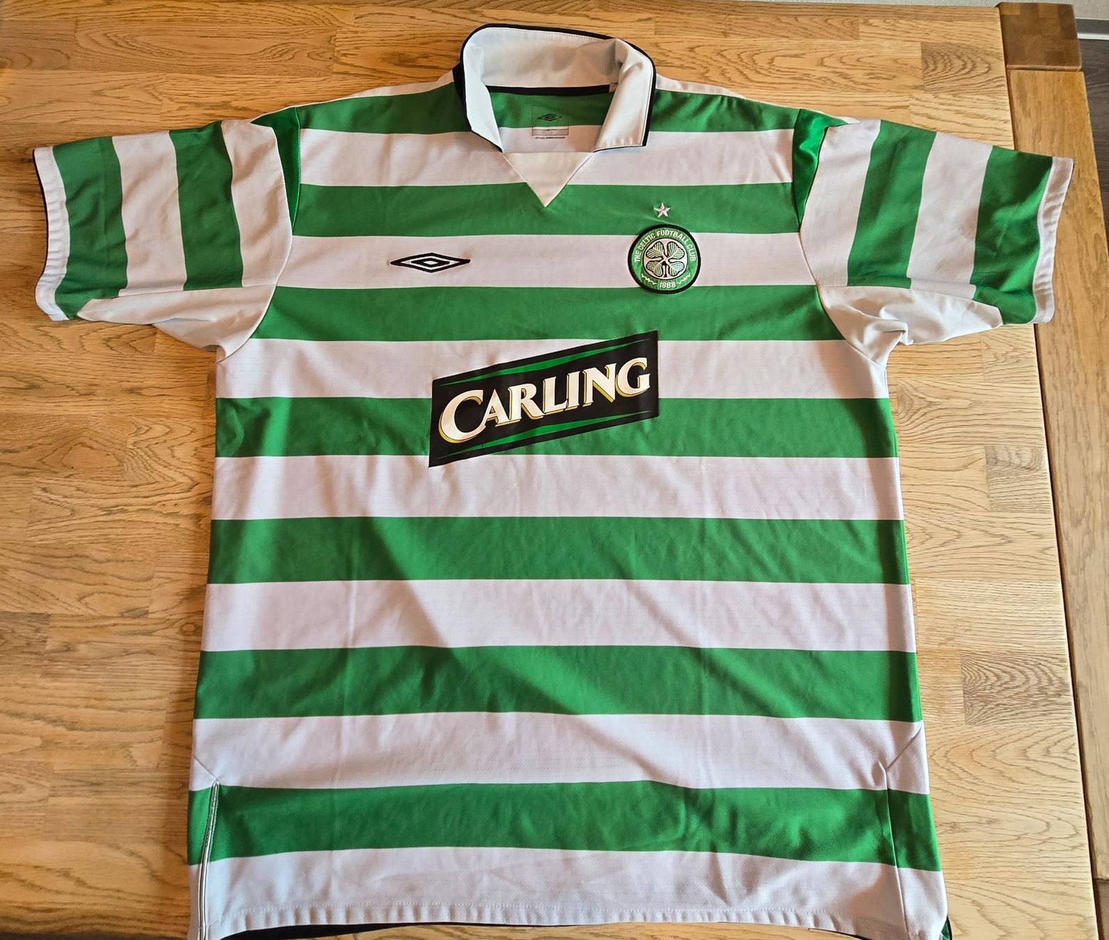 Umbro Canottiere & Pantaloni: Celtic Glasgow | 2004/05 – Usato da Zollbrück venduto da MiKron