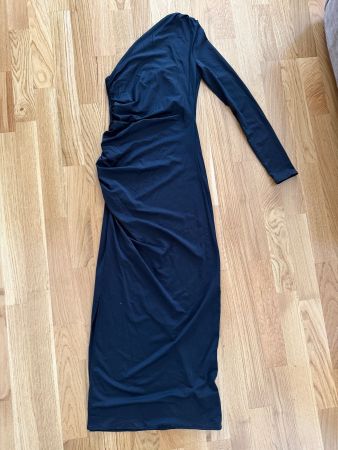 ZARA Schwarzes One-Shoulder Kleid lang Gr. S