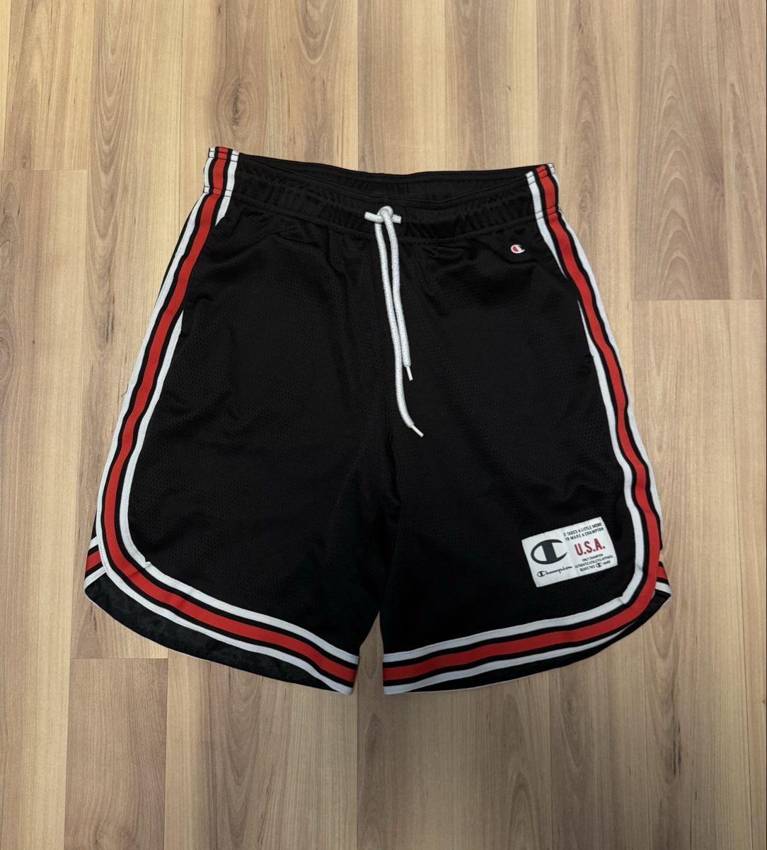 Champion Hosen: Champion Shorts – Gebraucht aus Berneck von lif_j9wl