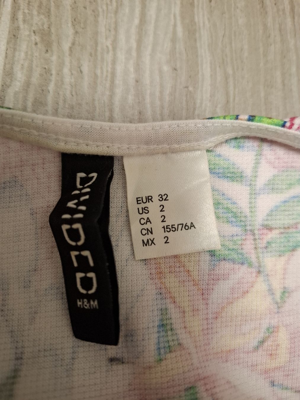 H&M Vestiti: robe d'été en taille 32 – Usato da Ecublens FR venduto da ame_y8tq 2