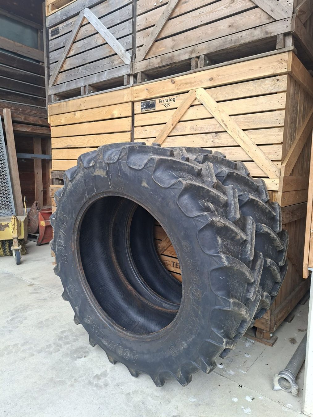 Pneus & Kompletträder: Reifen BKT 480/70R38 – Gebraucht aus Lyssach von Simu2736