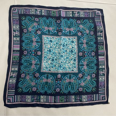 Seiden Foulard 🌸