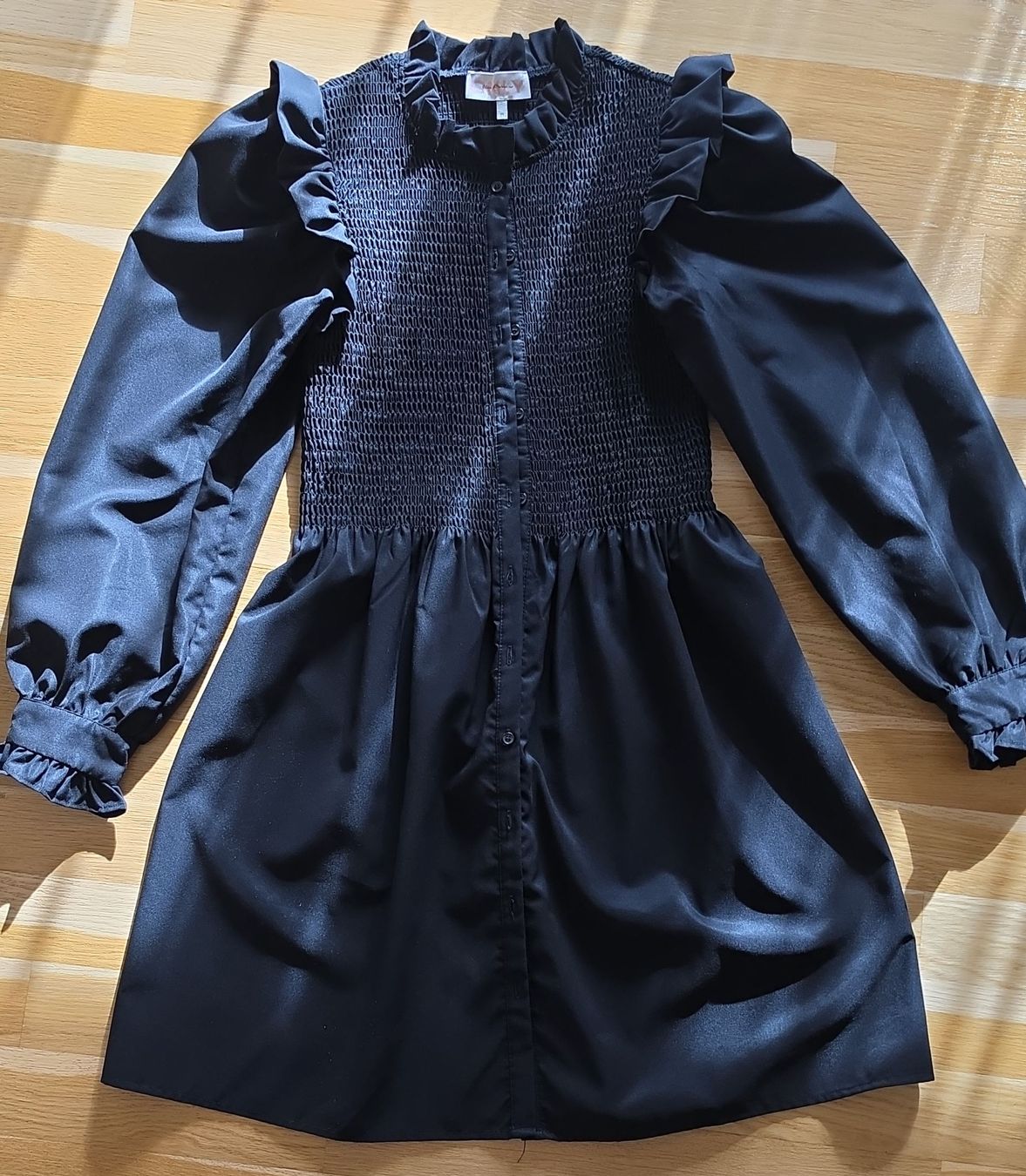 Only Vestiti: Elegantes, schwarzes Kleid mit Rüschen – Nuovo (secondo la descrizione) da Affoltern am Albis venduto da Ebruli89