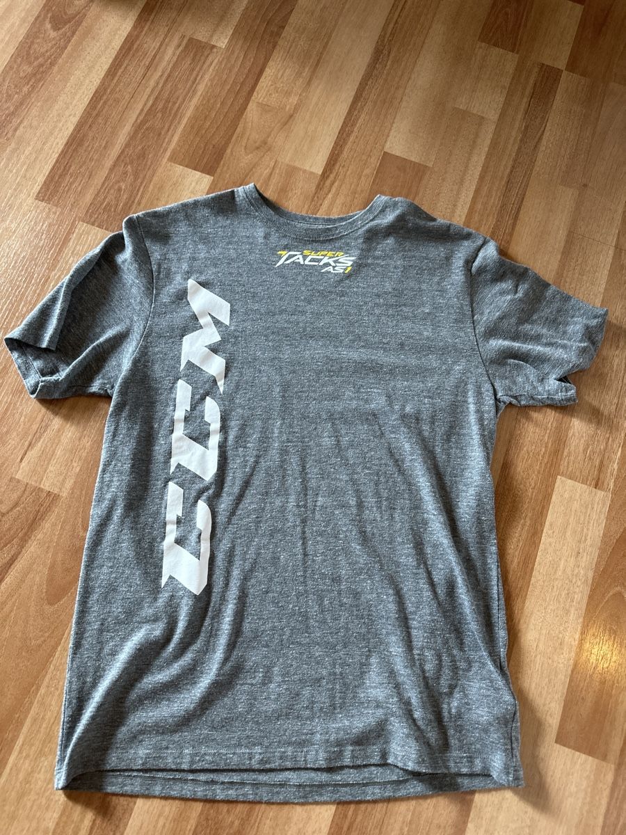 T-shirt: CCM T-Shirt, Gr. M, Grau, einf. Brustweite 46 cm – Usato da St.Gallen venduto da maierm01