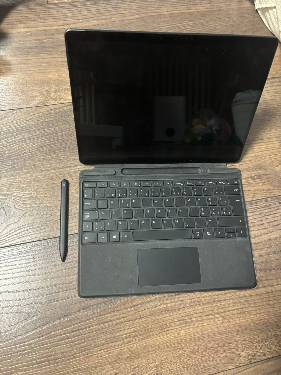 Microsoft Notebooks: Microsoft Surface Pro 8 – Gebraucht aus Liestal von _juliaa.ks 2
