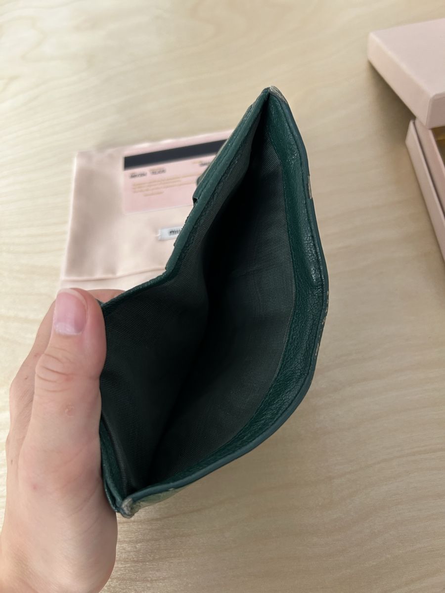 Miu Miu Portemonnaies: Porte monnaie Miu Miu vert émeraude  – D'occasion à Lausanne par liu7 9