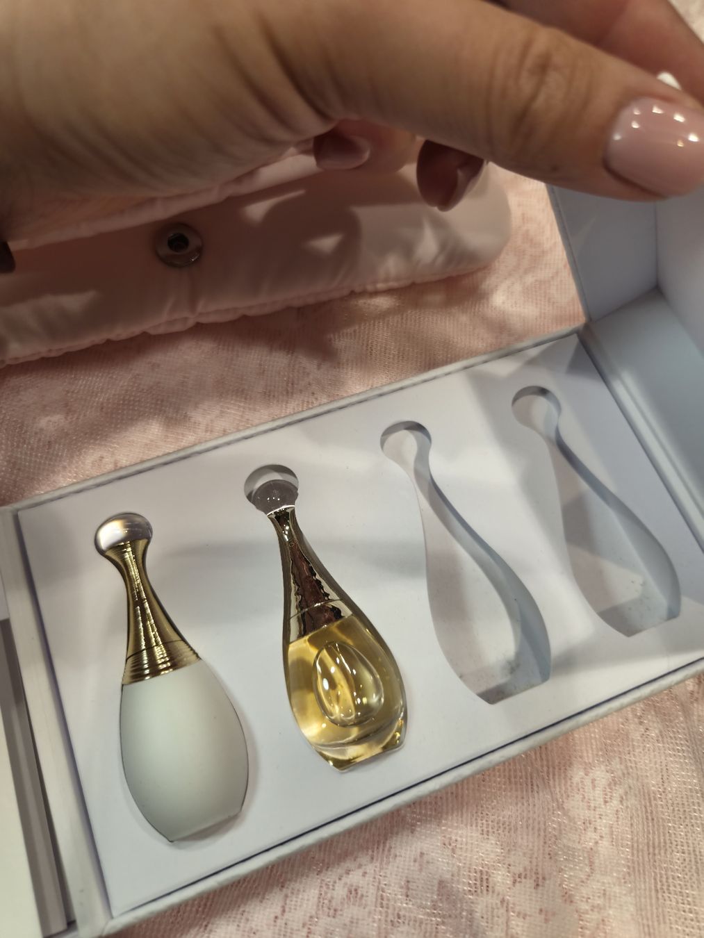 Dior Accessori per capelli: Dior Gifts Set – Nuovo (secondo la descrizione) da Thun venduto da inuyasha93 5