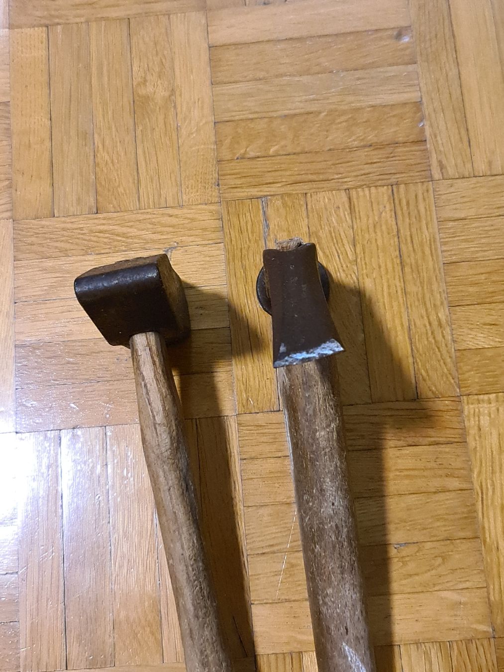Alle Werkzeuge: Antiker HAMMER – Gebraucht aus Thun von erh_fs86 2