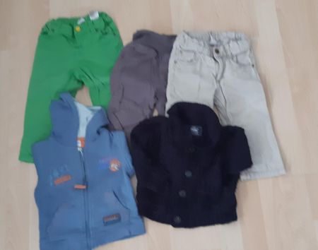 Baby Kleiderpaket. 3 Hosen + 2 Jacken, Gr. 80, 9-12 Monat