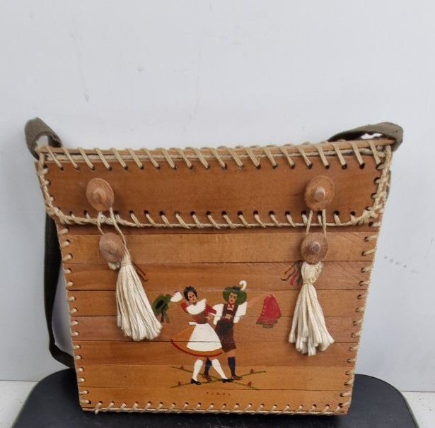 Taschen für Damen: Handtasche aus Holz und Stoff Trachtenmode – Gebraucht aus Flums von Flumsantik