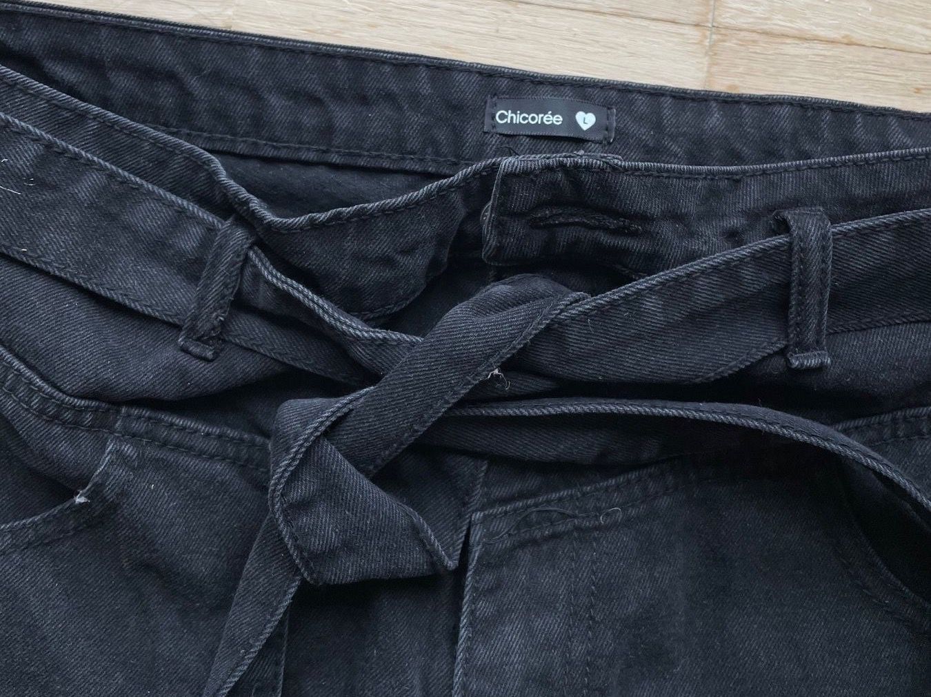 Pantaloni: Jeans Short paperbag-Style Gr.L von Chicorée – Usato da Uster venduto da 69madonna 2