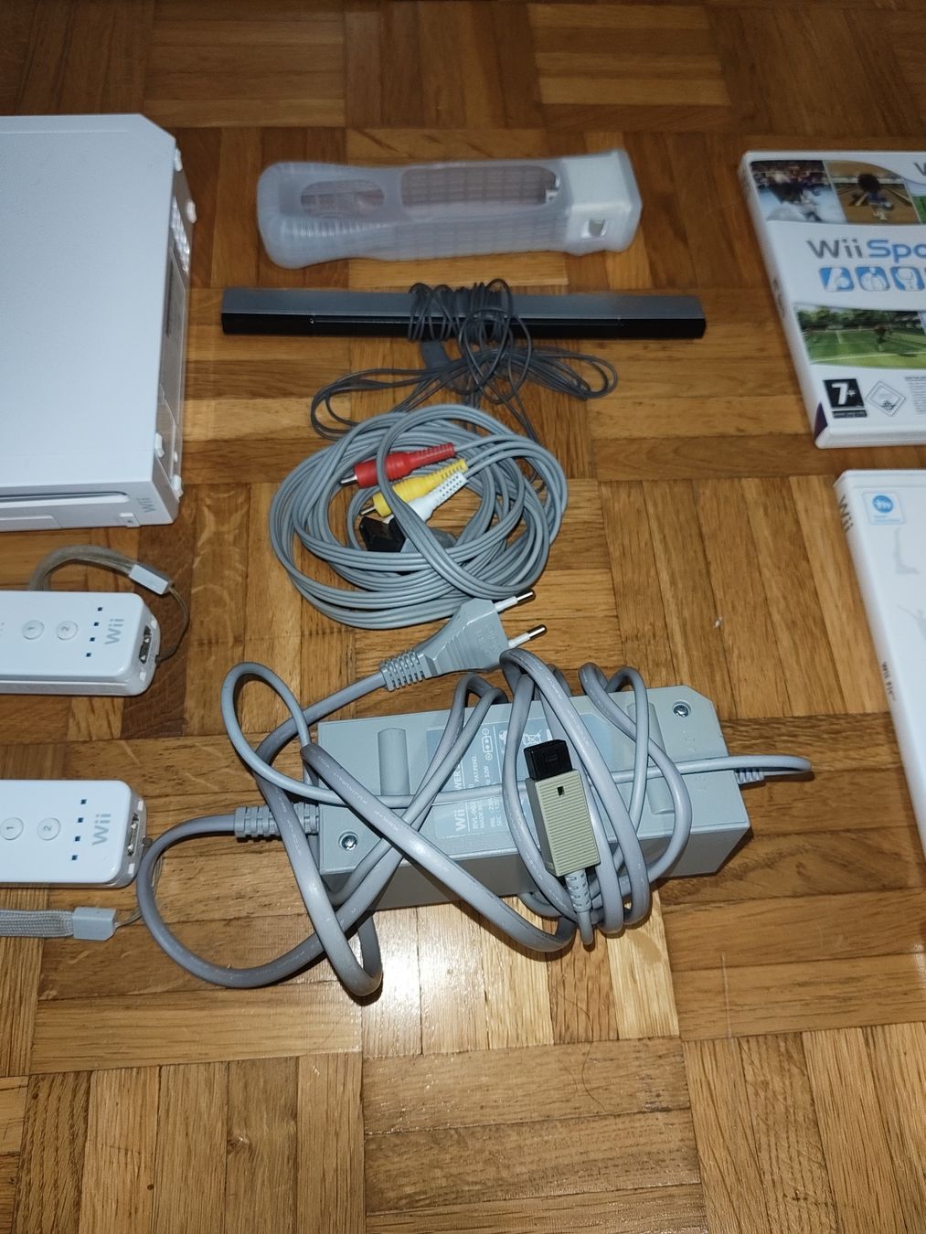 Nintendo Consoles: Nintendo Wii-Konsole + 5 Spiele – D'occasion à Lodrino par Ale_HCL 2