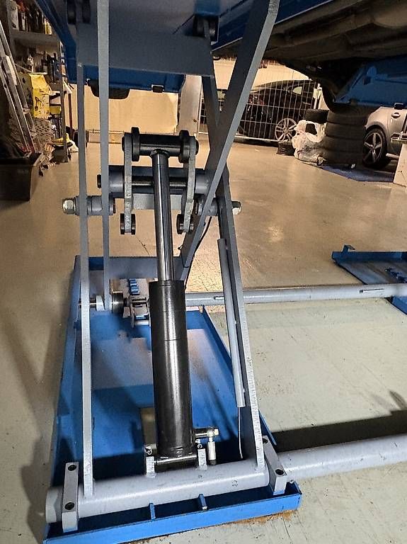 Piattaforme elevatrici & Crick: Autolift Scherenlift Mobil – Usato da Derendingen venduto da per_gwh9 2
