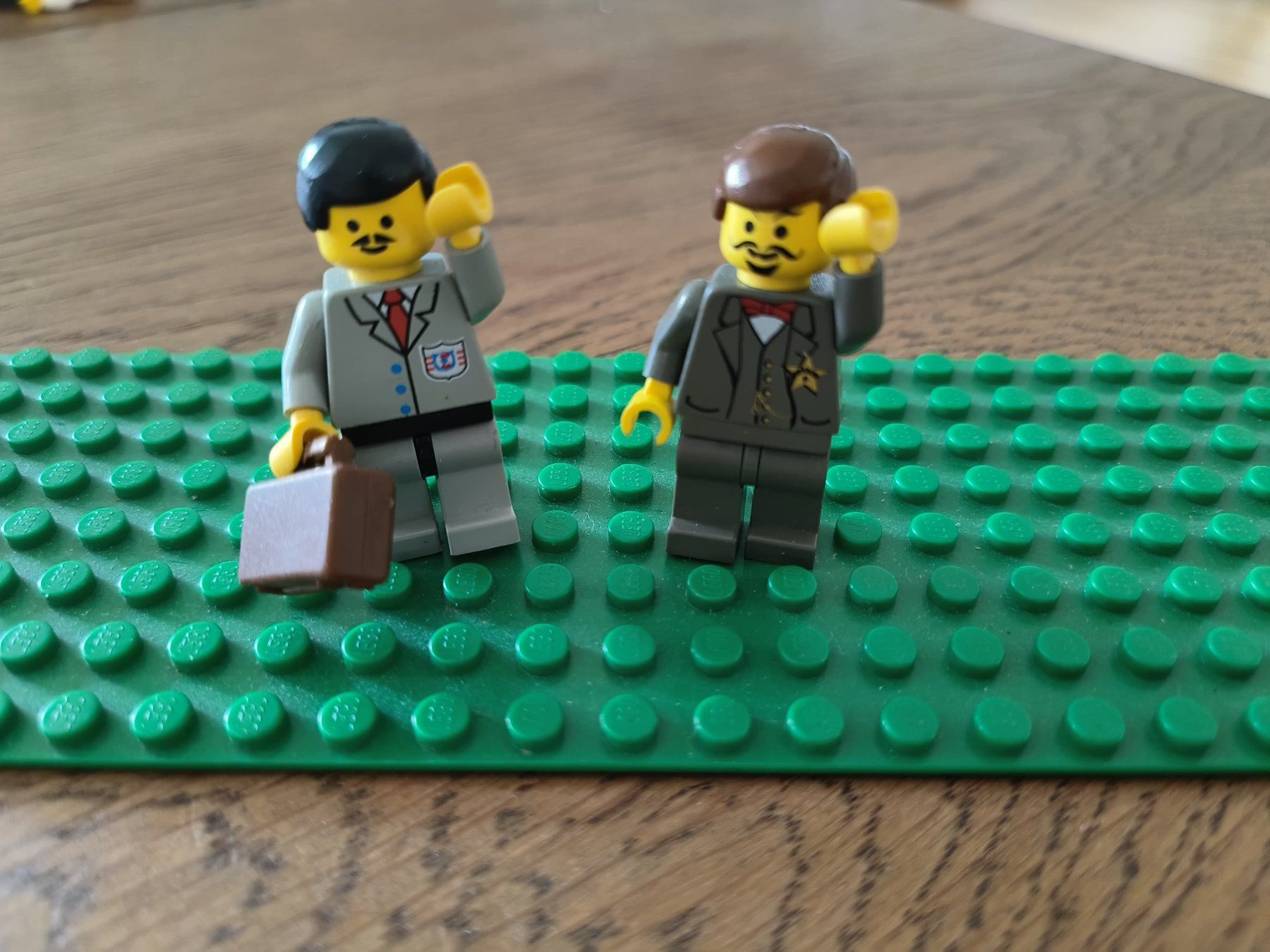 Lego Statuette: Lego Figuren Bürolisten – Usato da Oftringen venduto da joa_bbm2