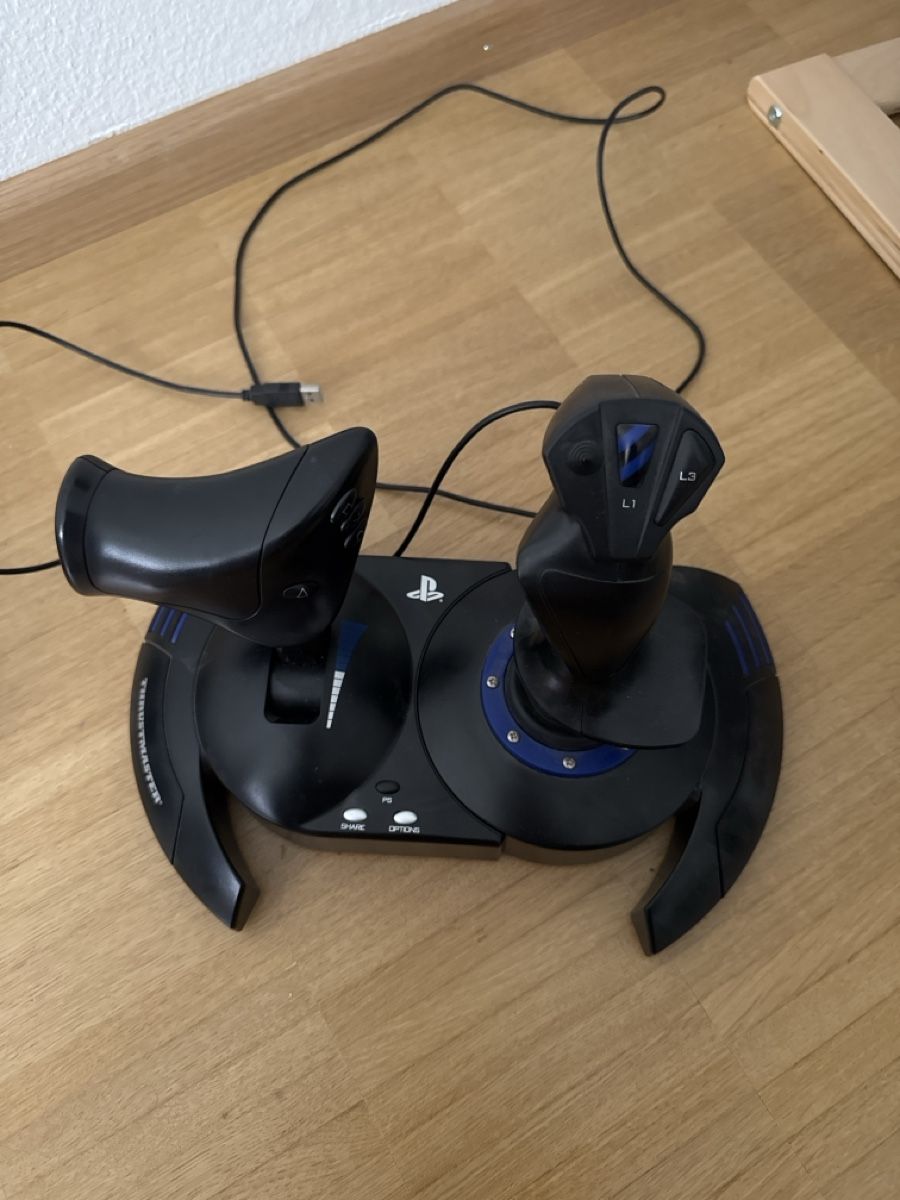 Thrustmaster Controller: Thurstmaster T.Flight Hotas 4 Joystick – Nuovo (secondo la descrizione) da Birsfelden venduto da Vali2424
