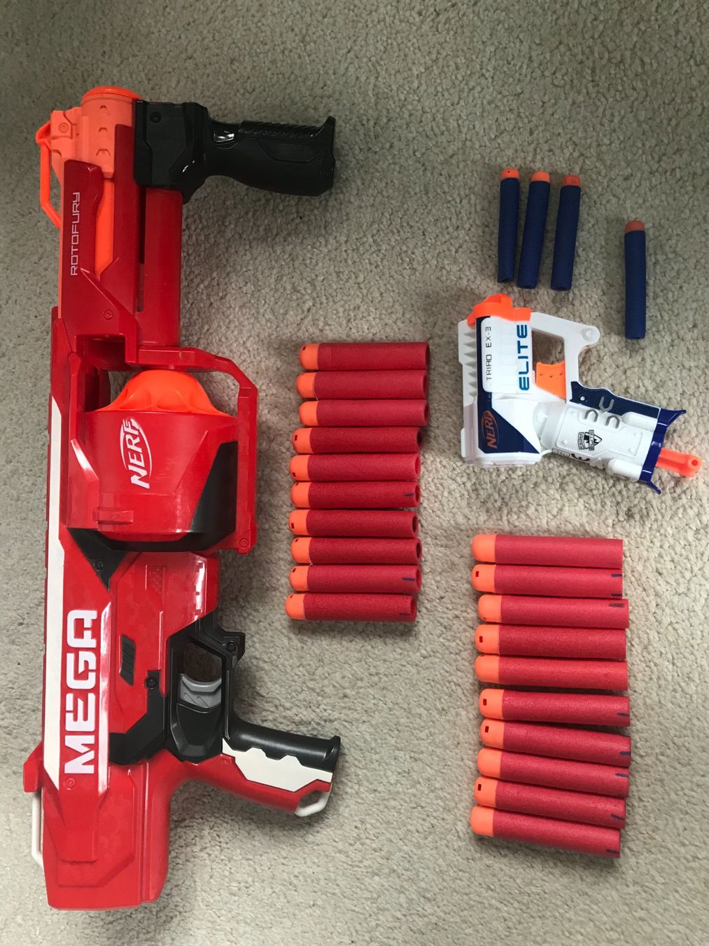 Nerf Giocattoli: NERF - MEGA RotoFury mit 20 Darts,  inkl. Elite-Pistole – Usato da Dürrenäsch venduto da Didaedi