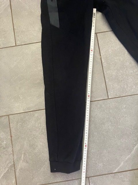 C&A Pantalons: Trainerhose Jungen (Gr. 164) – D'occasion à Aathal-Seegräben par daso03 3