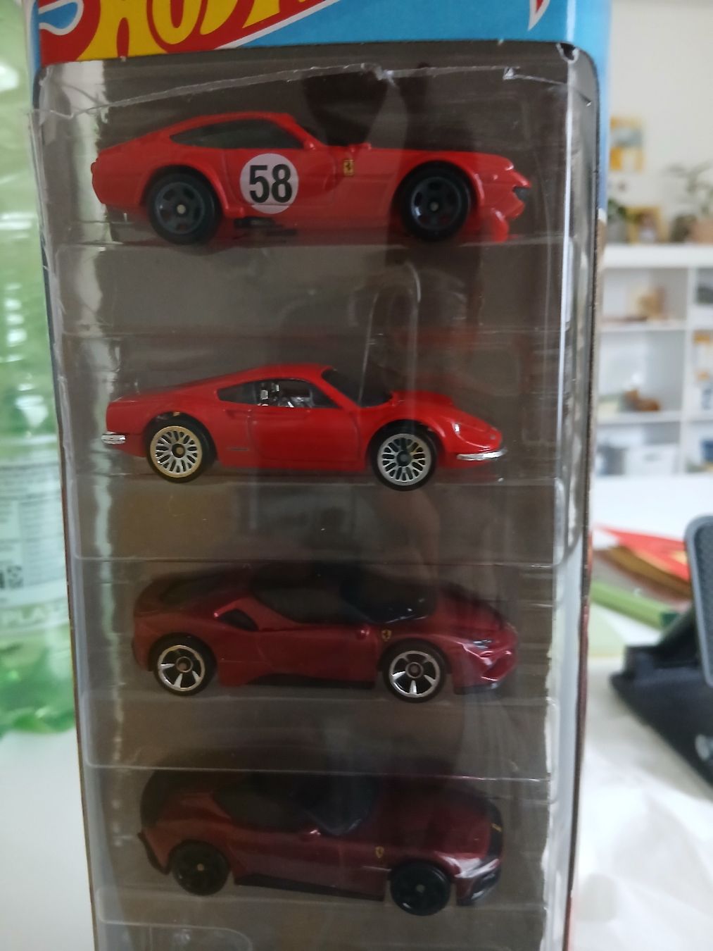 Hot Wheels Jouets: 4 ferarri  – Neuf (Voir description) à Balsthal par Marica75 2