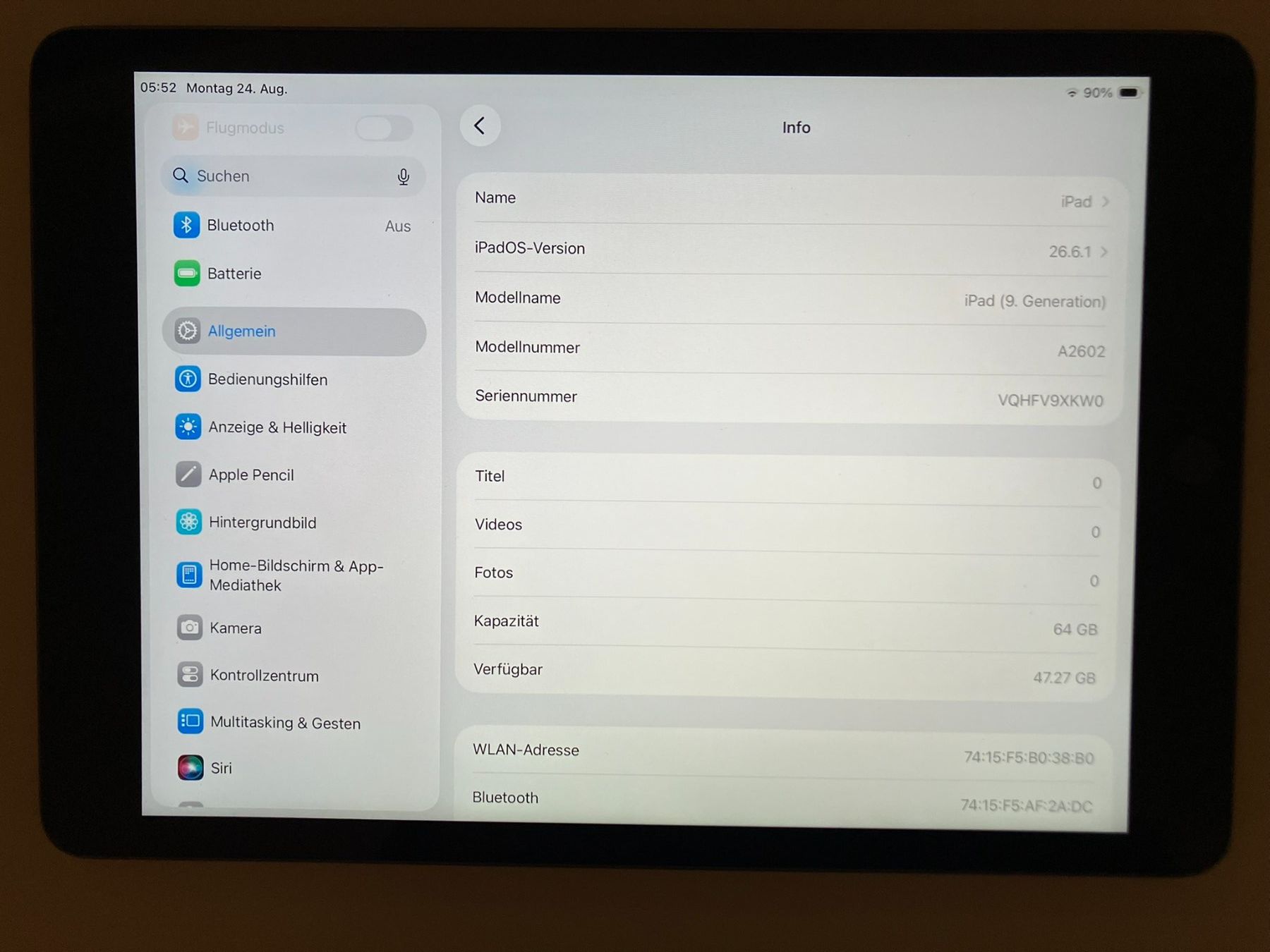 Apple Tablet PC: iPad 9. Generation WiFi / 64GB / Model A2602 – Usato da Meisterschwanden venduto da Discus0 1