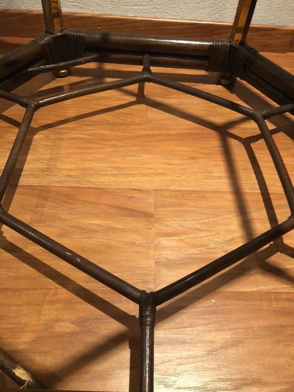 Tavoli: Vintage Hexagon Bamboo side table – Usato da thonex venduto da begochiqui 2
