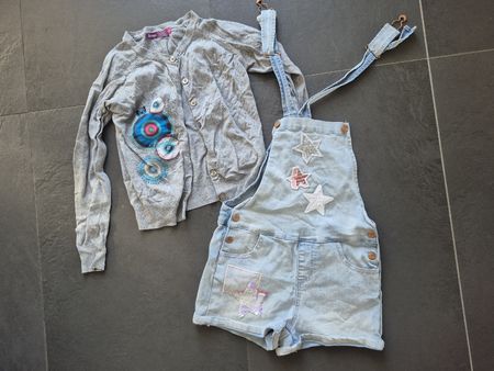 Latzhose und Strickjacke von Desigual,  Gr.134/140