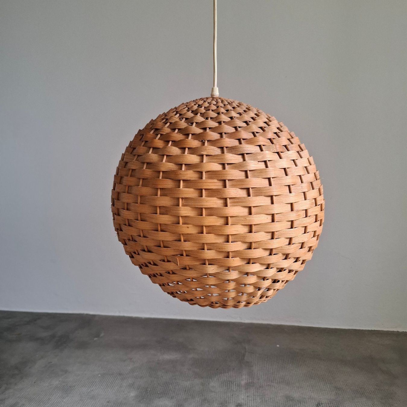 Lampen: Lampe suspension rotin vintage 1970 – Gebraucht aus Neuchâtel von Rochawood