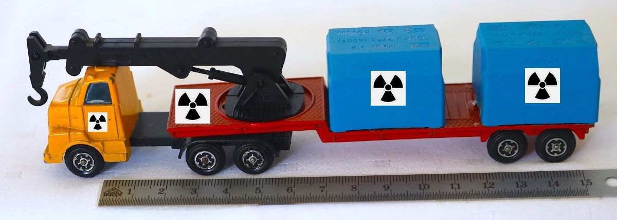 Matchbox Modellbausätze & Standmodelle: KENWORTH ZUGMASCHINE+KRANENAUFLEGER+2 ATOMContainer 1:87 – Gebraucht aus Ipsach von Merlux