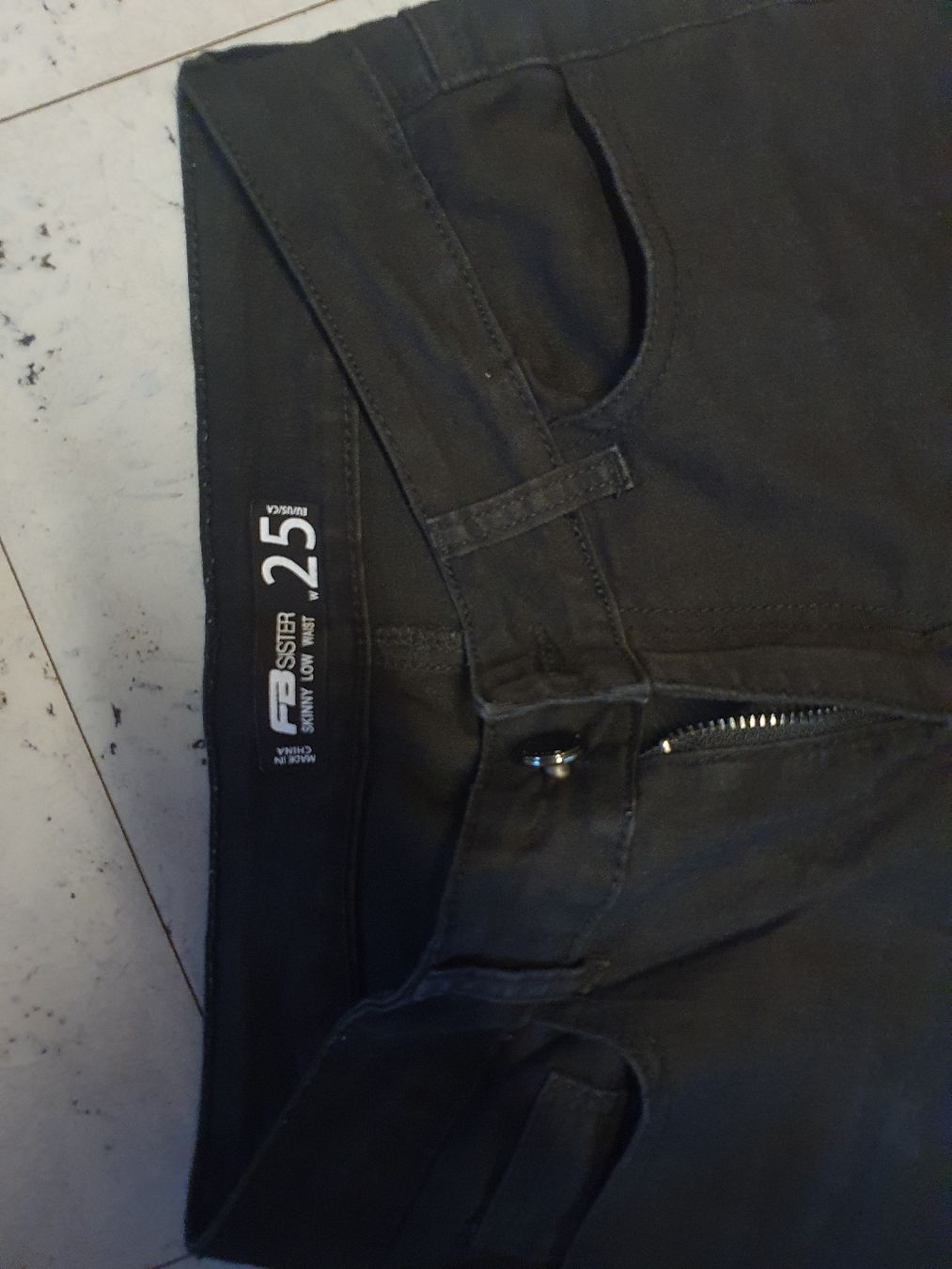 Jeans: Jeans Schwarz  – Gebraucht aus Moosseedorf von Sonnenschein.. 2