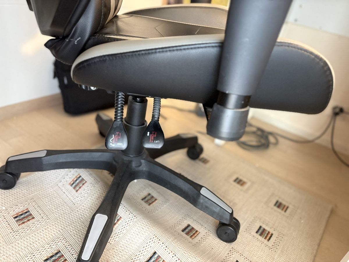 Chaises: Gamingstuhl – D'occasion à Reinach BL par aro_22f6 3