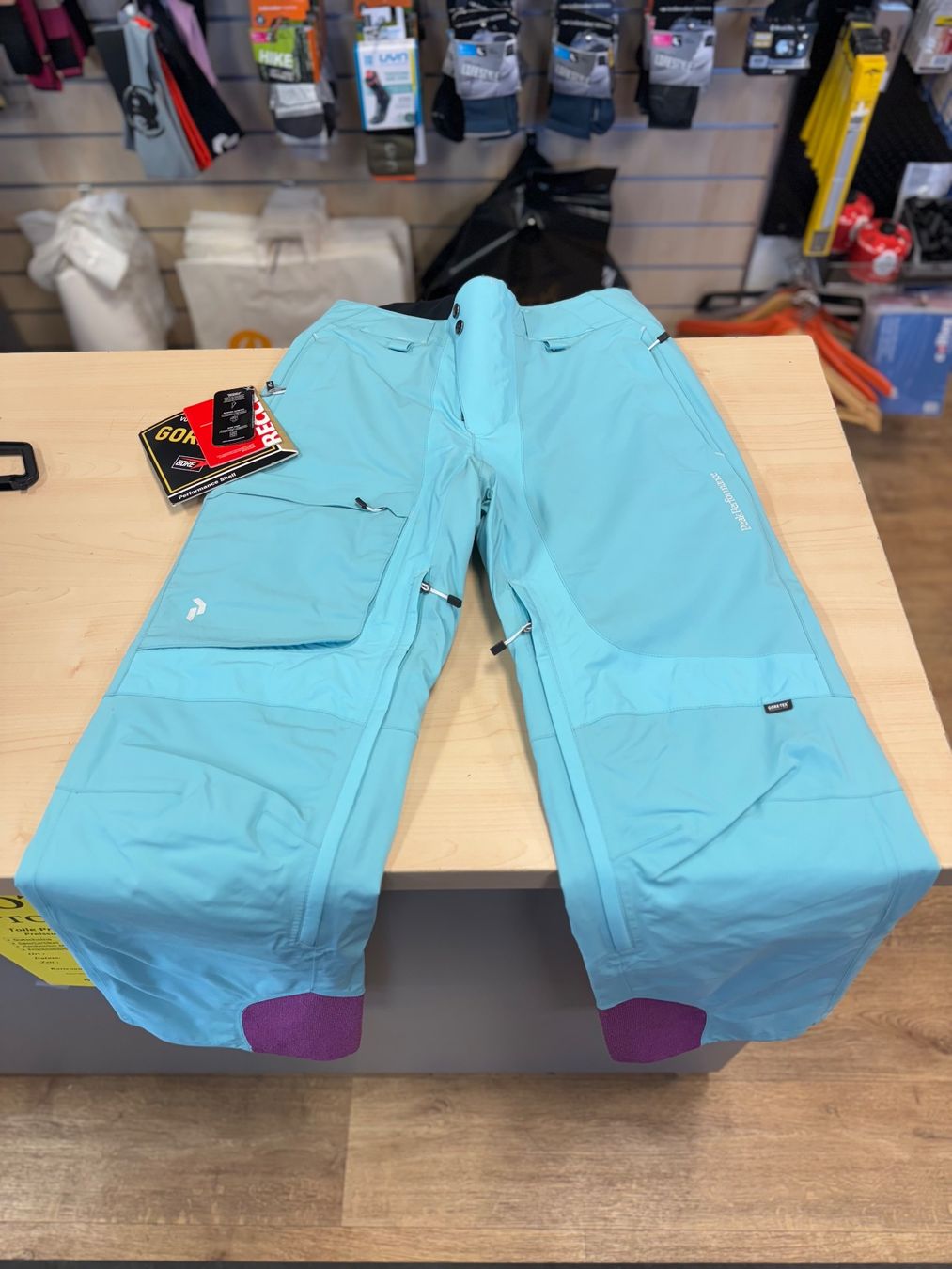 Peak Performance Hosen: Peak Performance Skihose GORE-Tex Damen Gr. S, NEU – Neu und originalverpackt aus Thusis von Strimer0 1
