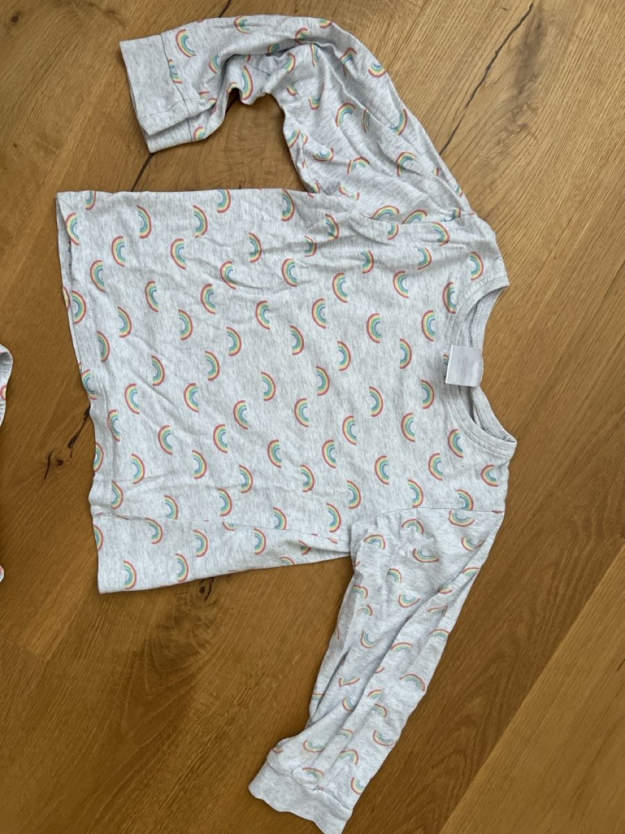 Pigiama & Simili: Kinder Pyjama 110/116 Regenbogen Druck Hellgrau – Usato da Recherswil venduto da ch0_y9gb 3