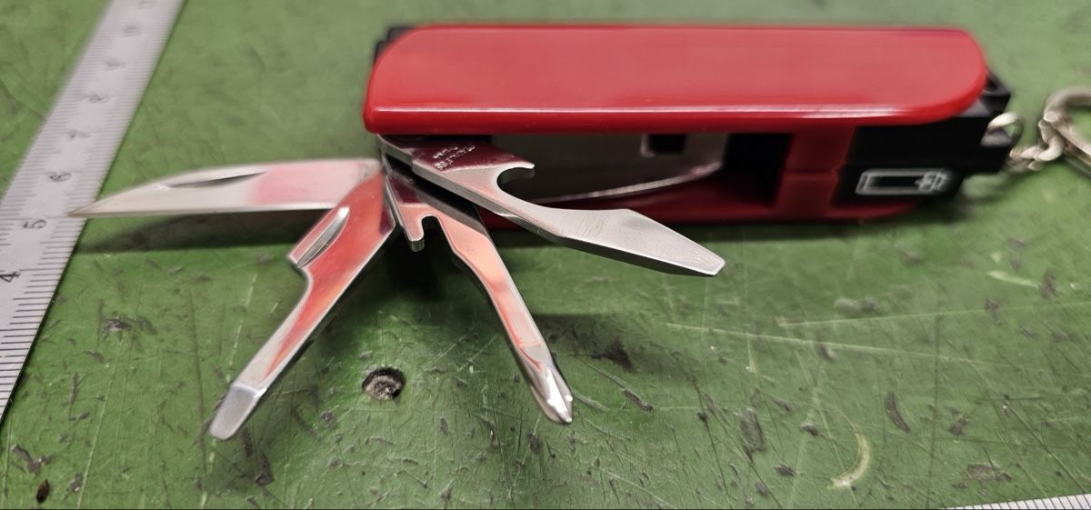 Coltelli tascabile: Rotes Taschenmesser mit Licht – Usato da Burgdorf venduto da gbergler33 1