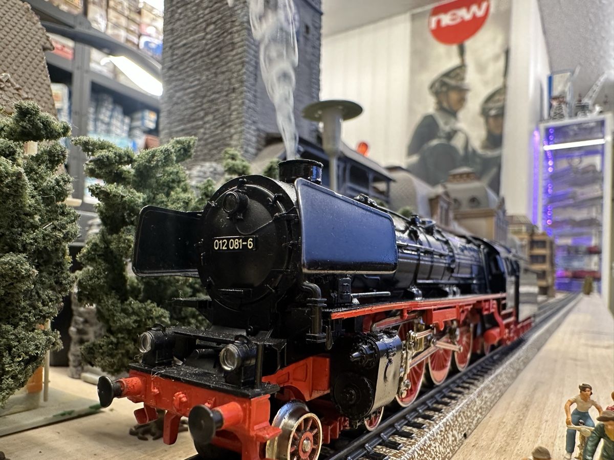 Märklin Modellini di ferrovie: Märklin 3310 DB BR 012  – Usato da Lupsingen venduto da New-Haven