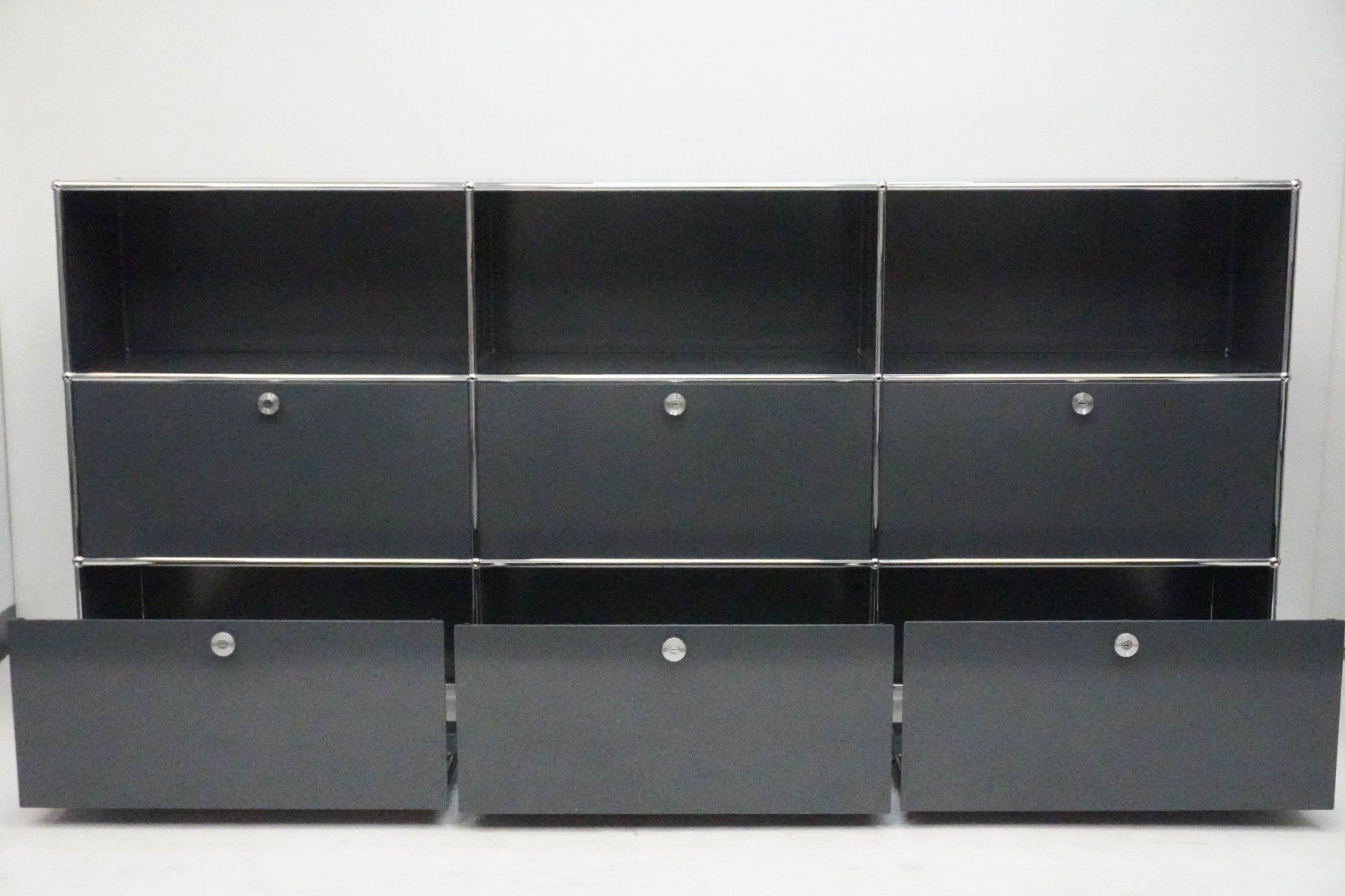 USM Scaffali: USM Regal anthrazitgrau 3x3 neue Generation Designklassiker – Usato da Bad Zurzach venduto da QLASSIQ 4