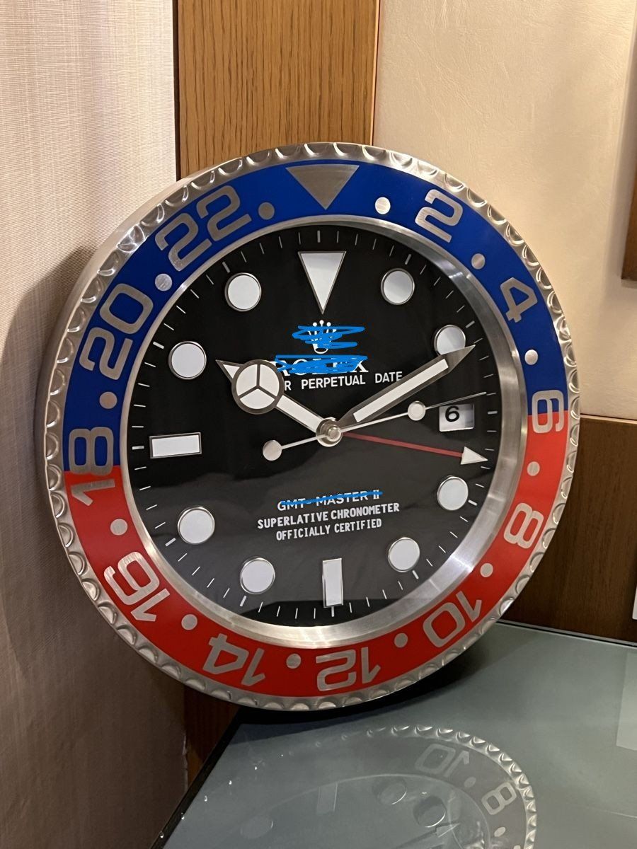 Uhren: Wanduhr GMT Master "Pepsi" – Gebraucht aus Winterthur von ChicMarkt