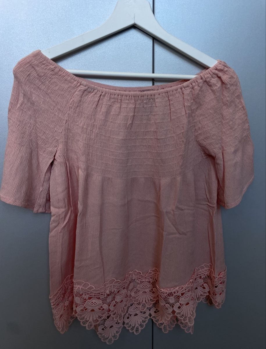 Blusen: Boho Chic: Pink Off-Shoulder Top with Lace Details – Neu (gemäss Beschreibung) aus Birmensdorf ZH von Samantha_07