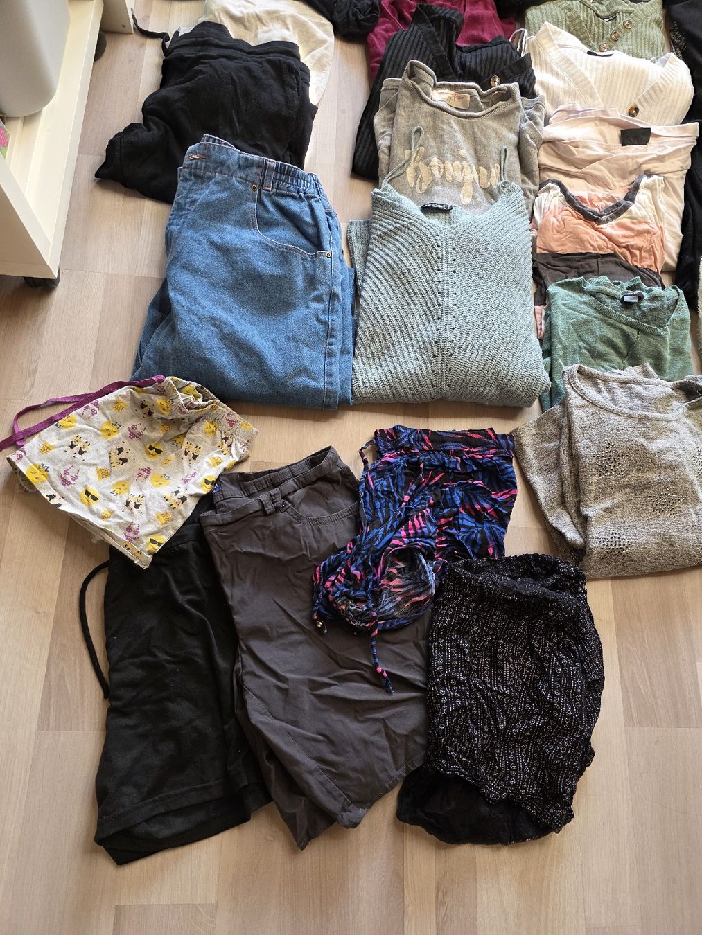 Lotti di vestiti: 50 Teile Grösse 48 / XXL – Usato da St. Peterzell venduto da upcycling_ 1