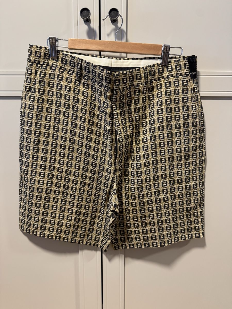 Fendi Lotti di vestiti: Original FENDI Monogram Hemd & Shorts – Nuovo (secondo la descrizione) da Reinach BL venduto da Nushka89 4