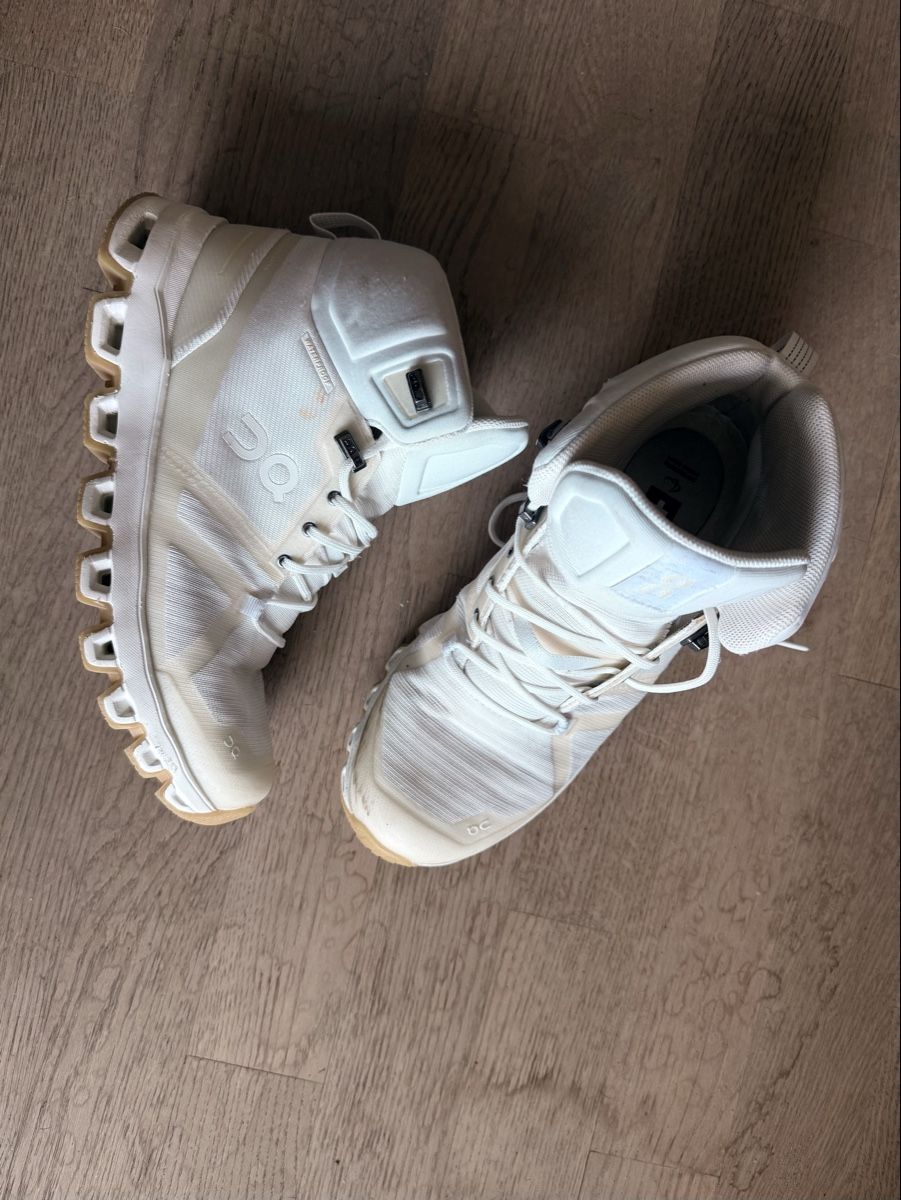 On Chaussures femmes: ON Shoe Cloudrock waterproof 39 – D'occasion à Liebefeld par Lalyle 2