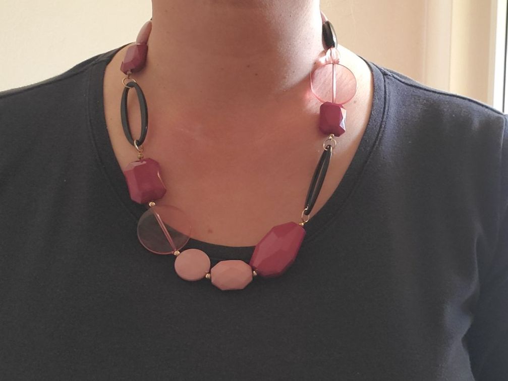 Catenine: Collier fantaisie rose – Usato da Rennaz venduto da La_malle_du_dauphin
