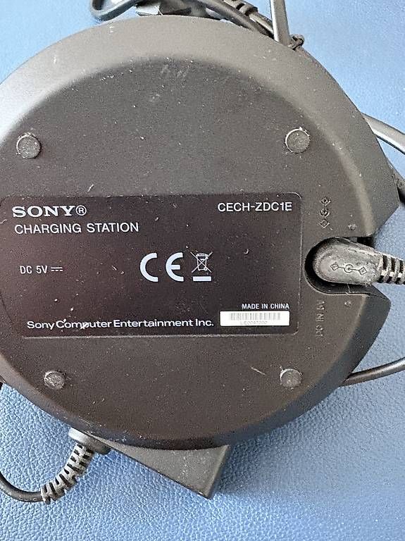 Sony Adattatori & Cavi: Sony PS3 Ladestation Original – Difettoso da Köniz venduto da RetroBoy89 1