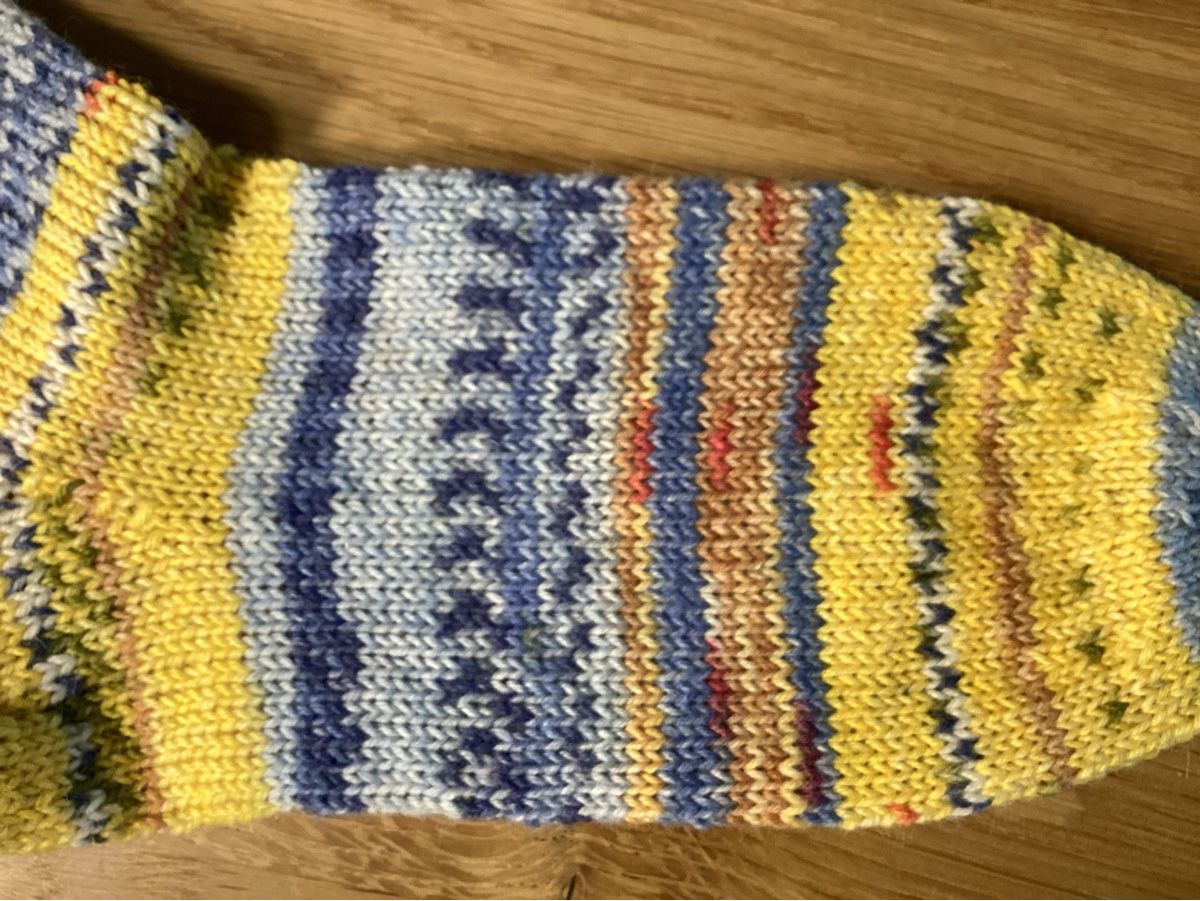 Calze: Wunderschöne, handgestrickte Hundertwasser Söckli – Nuovo e nell'imballaggio originale da Flawil venduto da kruemeli02 1