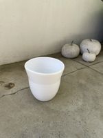 Blumentopf weiss geschwungen klein